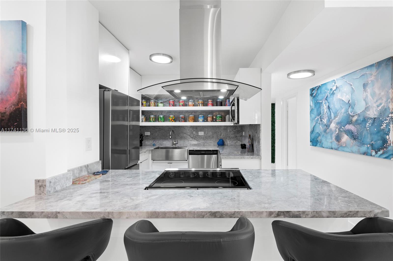 1500 Bay Road, Unit 746S Miami Beach, FL 33139 - Photo 2 of 53 Gallery Image 2