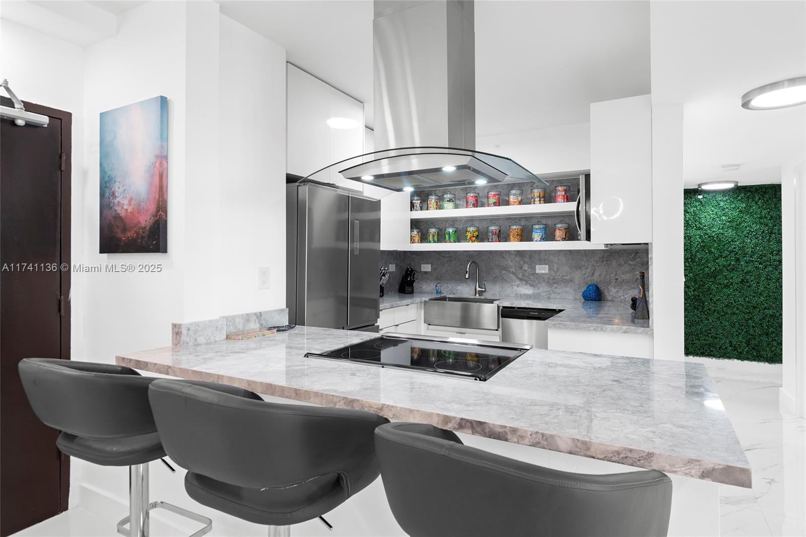 1500 Bay Road, Unit 746S Miami Beach, FL 33139 - Photo 3 of 53 Gallery Image 3
