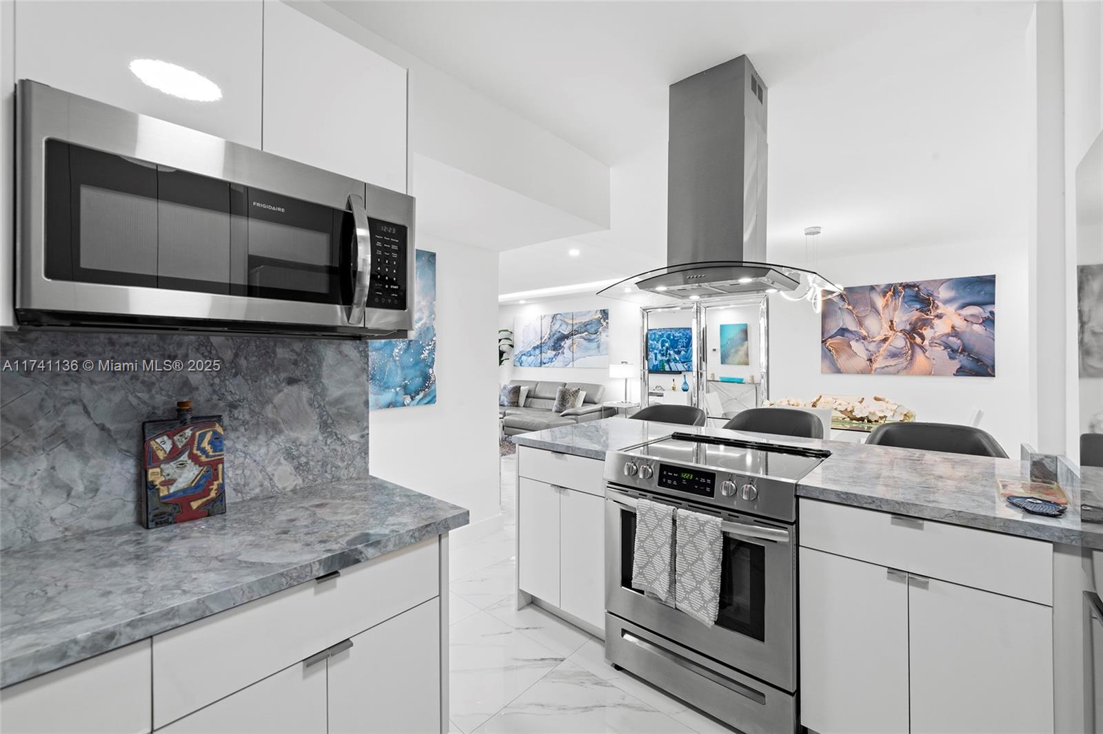 1500 Bay Road, Unit 746S Miami Beach, FL 33139 - Photo 5 of 53 Gallery Image 5