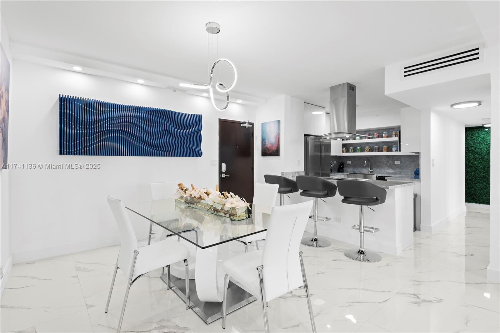 1500 Bay Road, Unit 746S Miami Beach, FL 33139 - Photo 6 of 53 Gallery Image 6