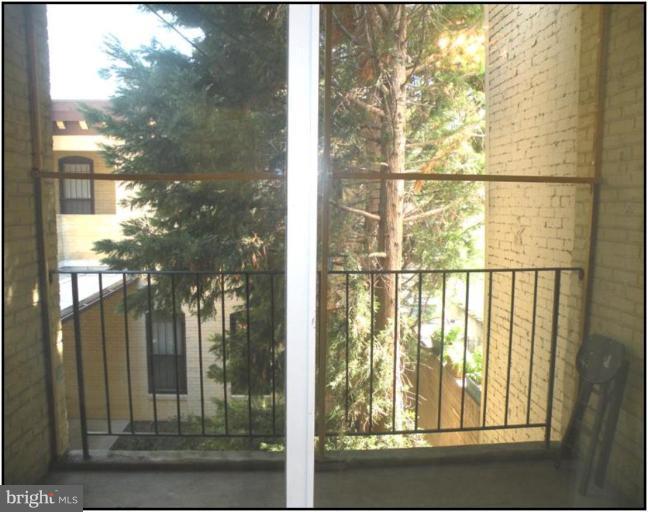 615 3rd Street Northeast, Unit 3 Washington, DC 20002 - Photo 5 of 11 Deck