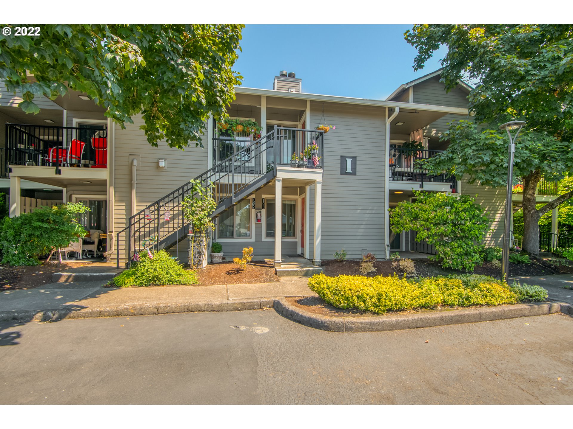 86 Kingsgate Road, Unit 63 Lake Oswego, OR 97035 - Photo 1 of 20 Gallery Image 1