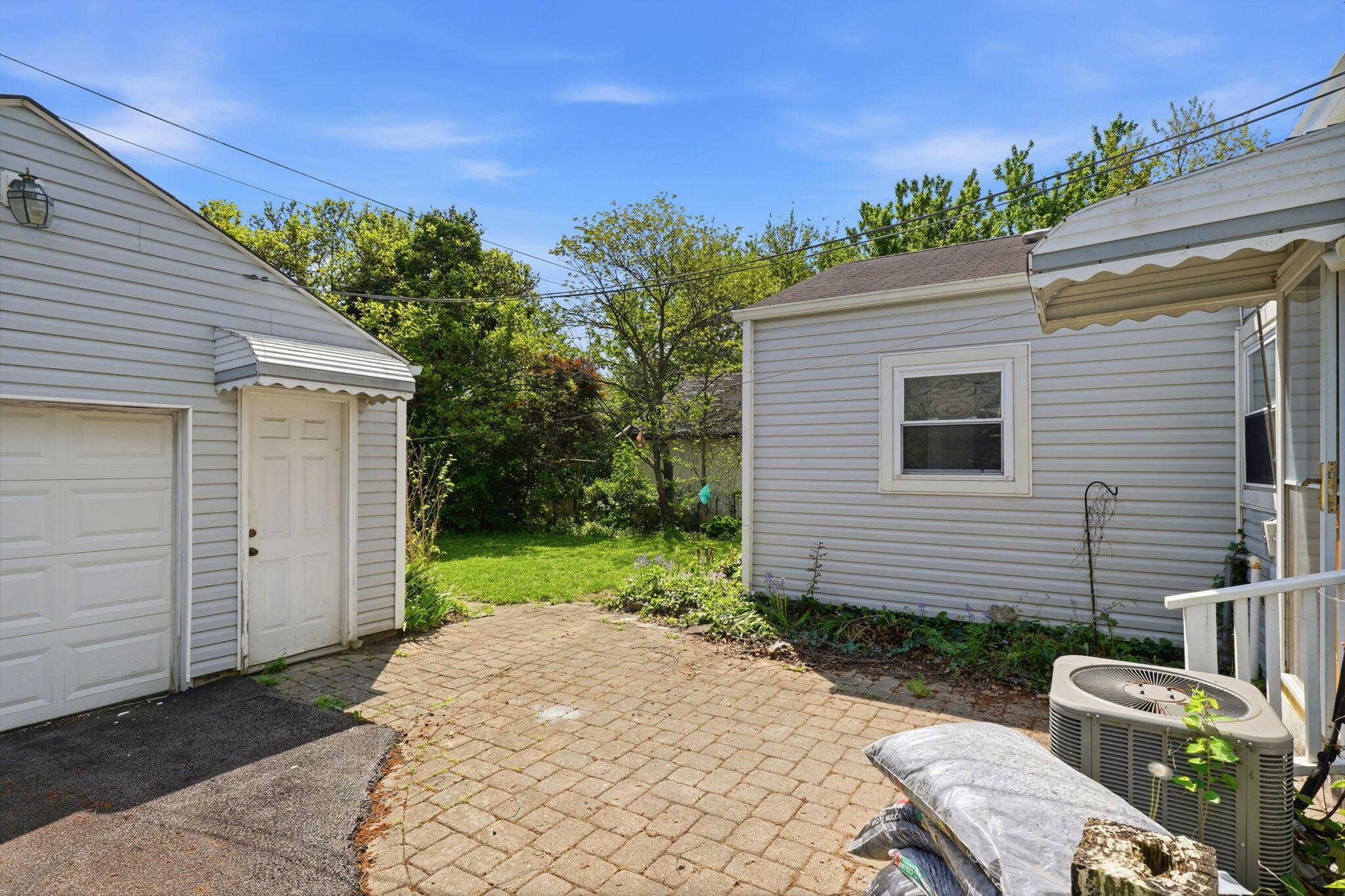 1074 South James Road Columbus, OH 43227 - Photo 33 of 35 45-web-or-mls-1074-s-james-rd