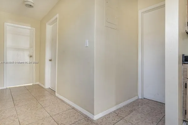 $2,500 | 805 Northwest 3rd Terrace, Unit 1, Hallandale Beach, FL 33009