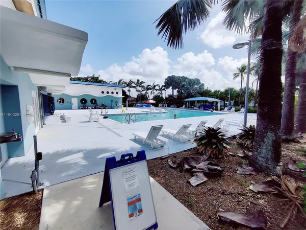 $2,500 | 805 Northwest 3rd Terrace, Unit 1, Hallandale Beach, FL 33009