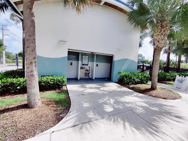 $2,500 | 805 Northwest 3rd Terrace, Unit 1, Hallandale Beach, FL 33009