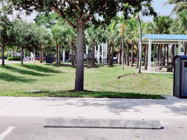 $2,500 | 805 Northwest 3rd Terrace, Unit 1, Hallandale Beach, FL 33009