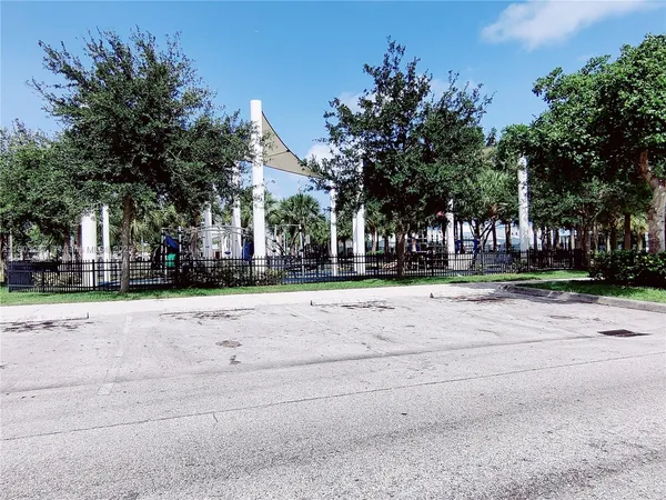 $2,500 | 805 Northwest 3rd Terrace, Unit 1, Hallandale Beach, FL 33009