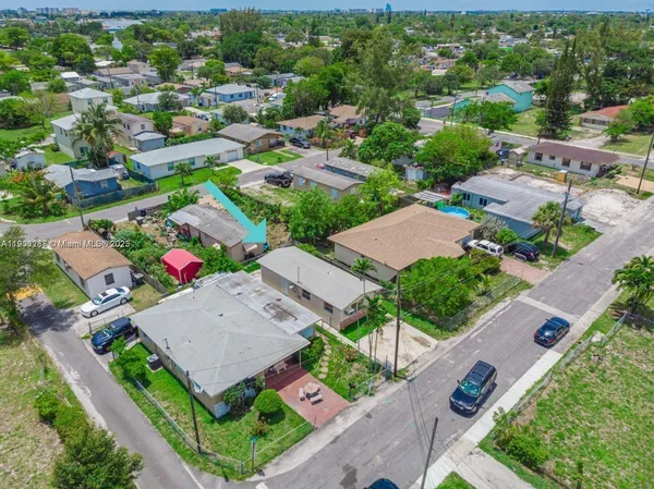 $2,500 | 805 Northwest 3rd Terrace, Unit 1, Hallandale Beach, FL 33009