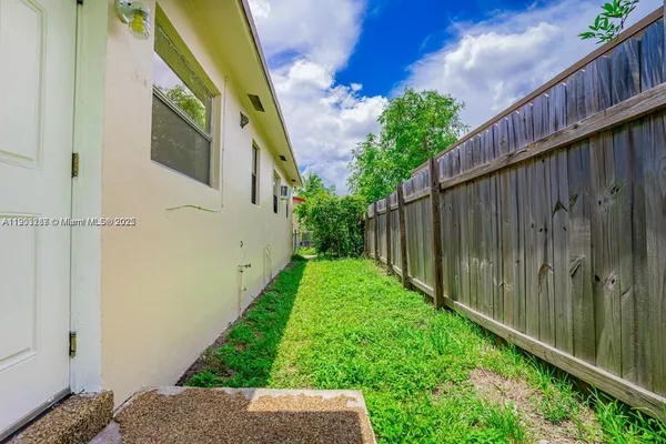 $2,500 | 805 Northwest 3rd Terrace, Unit 1, Hallandale Beach, FL 33009