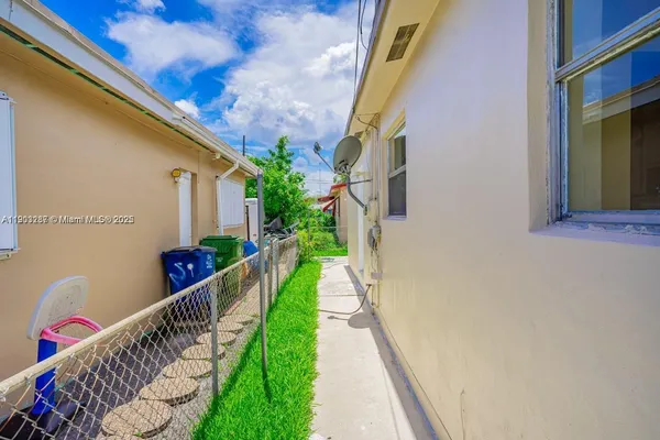 $2,500 | 805 Northwest 3rd Terrace, Unit 1, Hallandale Beach, FL 33009