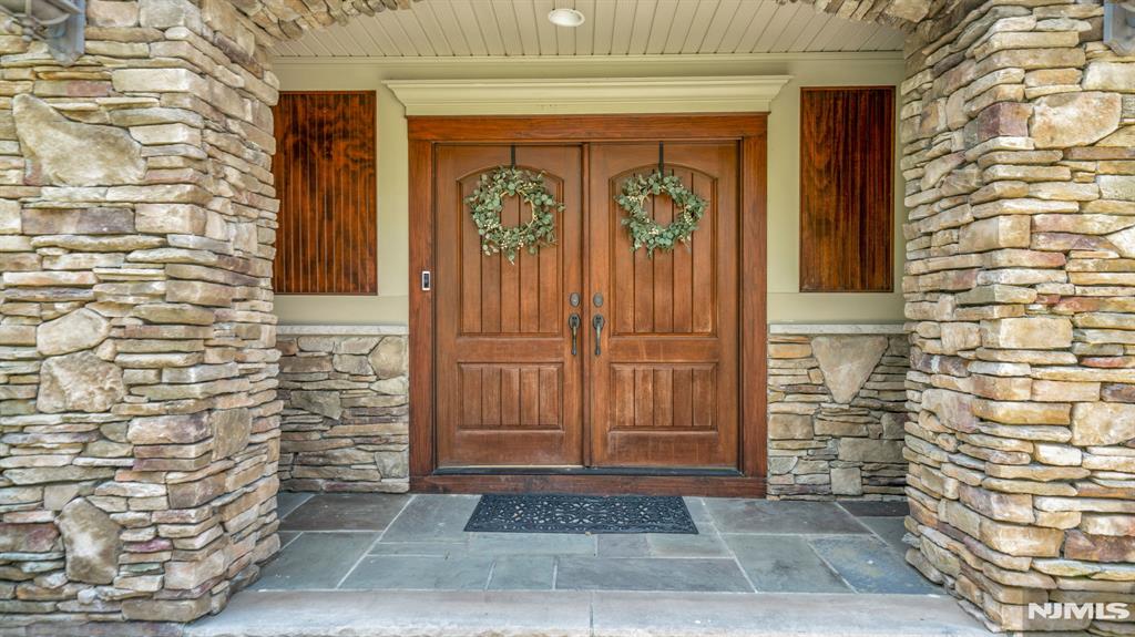 26 Devonshire Road Cresskill, NJ 07626 - Photo 3 of 47