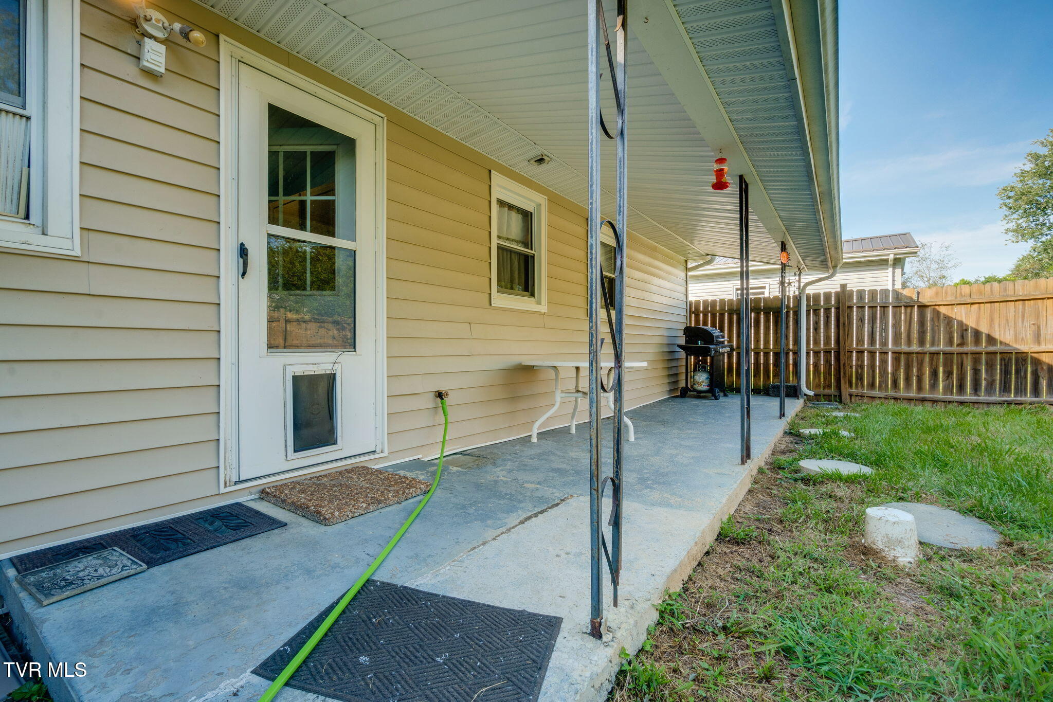 175 Ridgeway Street Bluff City, TN 37618 - Photo 27 of 28 027