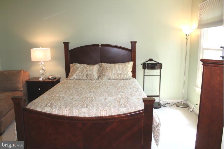 Bedroom (Master)