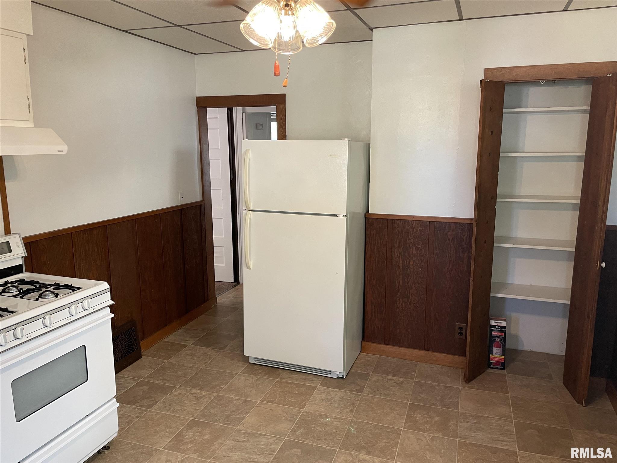 1211 West Lawrence Avenue Springfield, IL 62704 - Photo 4 of 28