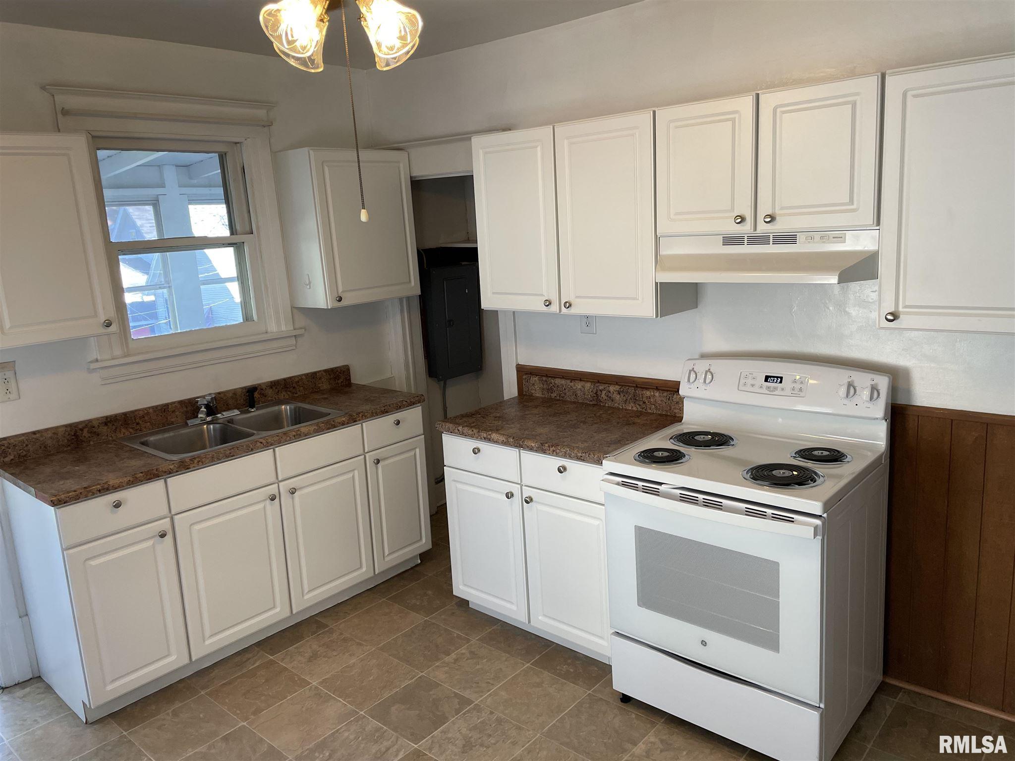 1211 West Lawrence Avenue Springfield, IL 62704 - Photo 5 of 28