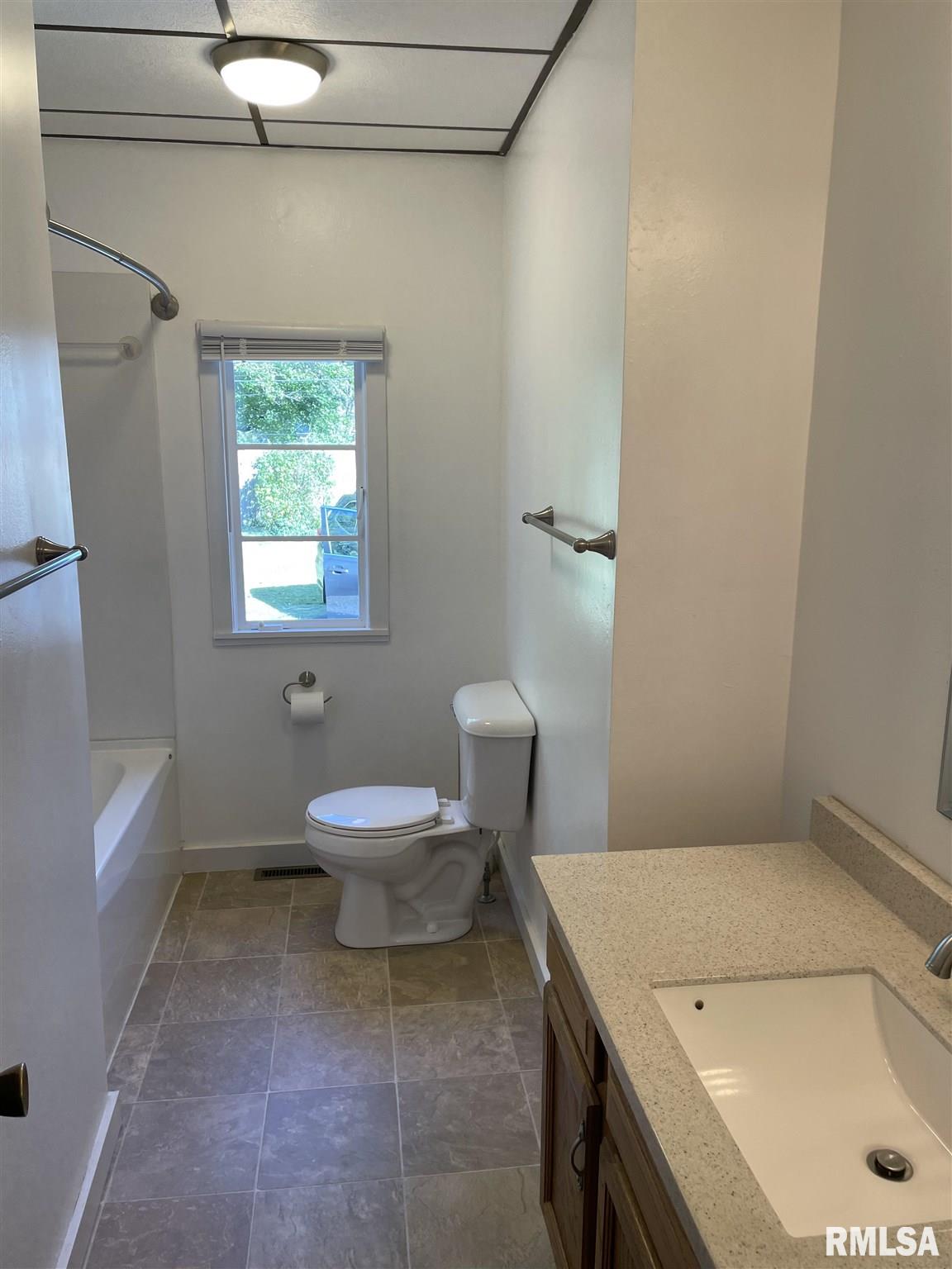 1211 West Lawrence Avenue Springfield, IL 62704 - Photo 7 of 28