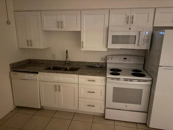 $130,000 | 719 Michigan Court, Unit 3, St. Cloud, FL 34769