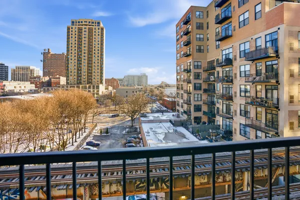 $230,000 | 1503 South State Street, Unit 512, Chicago, IL 60605