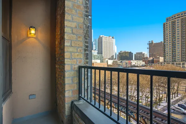 $230,000 | 1503 South State Street, Unit 512, Chicago, IL 60605