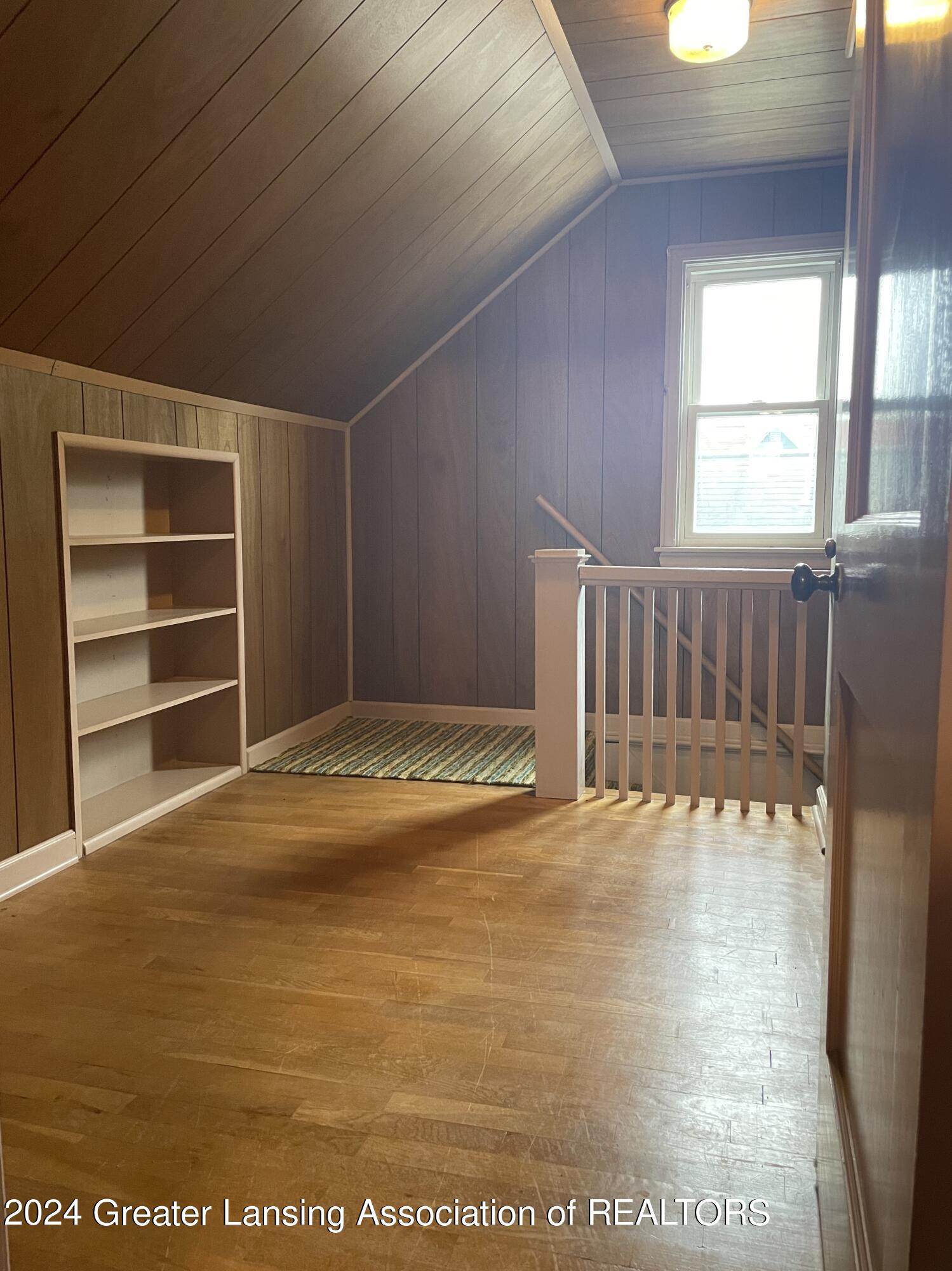 2009 Alpha Street Lansing, MI 48910 - Photo 20 of 26 19
