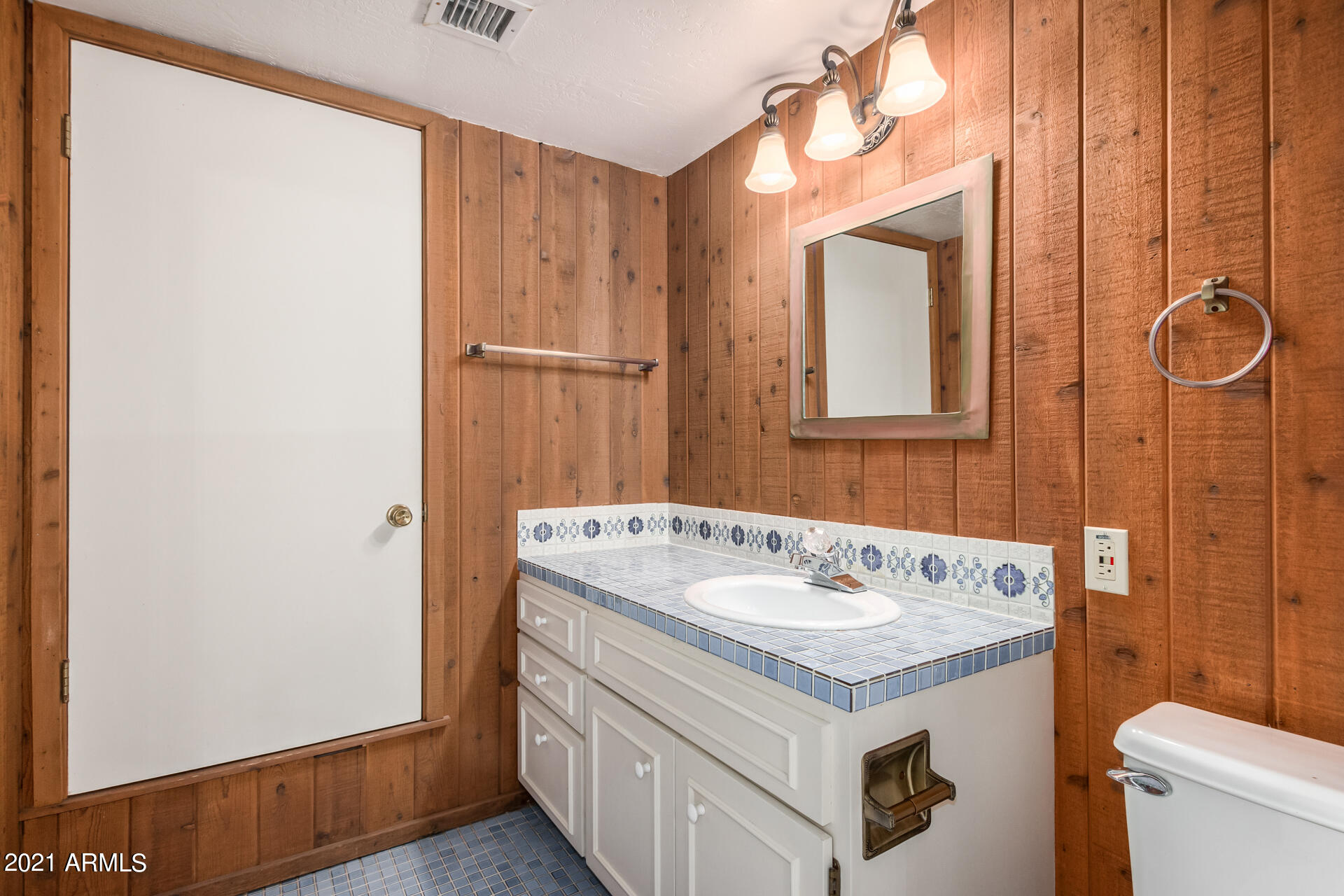 415 West Ocotillo Road Phoenix, AZ 85013 - Photo 54 of 59 Half Bath by Spa