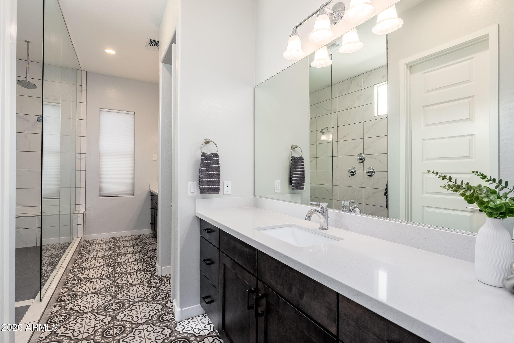 1555 East Ocotillo Road, Unit 9 Phoenix, AZ 85014 - Photo 16 of 41 Primary Bathroom