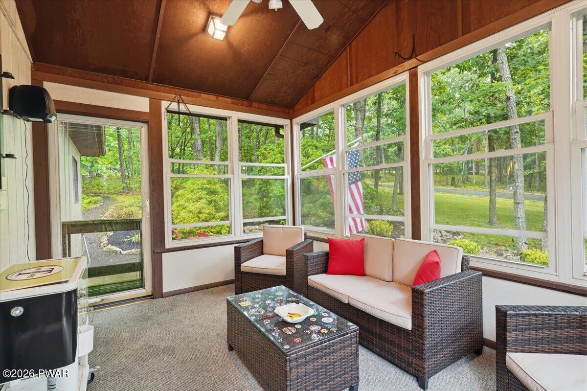 177 Jay Road Effort, PA 18330 - Photo 4 of 46
