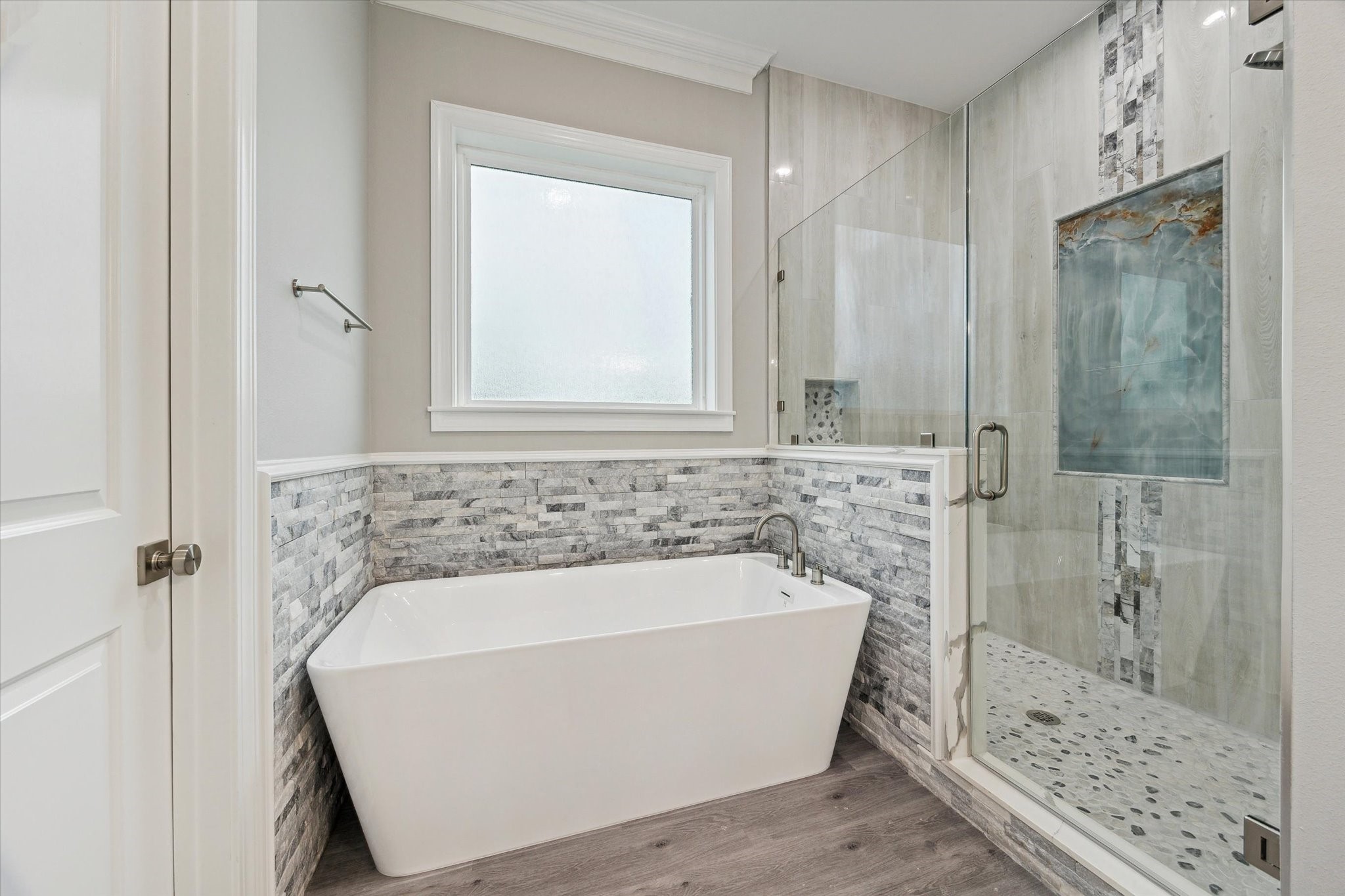 14 Fleming Hitchcock, TX 77563 - Photo 24 of 50 a bathroom with a bathtub and shower