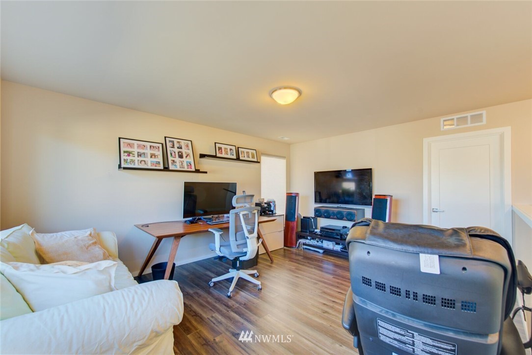 3927 168th Place Southeast Bothell, WA 98012 - Photo 13 of 23