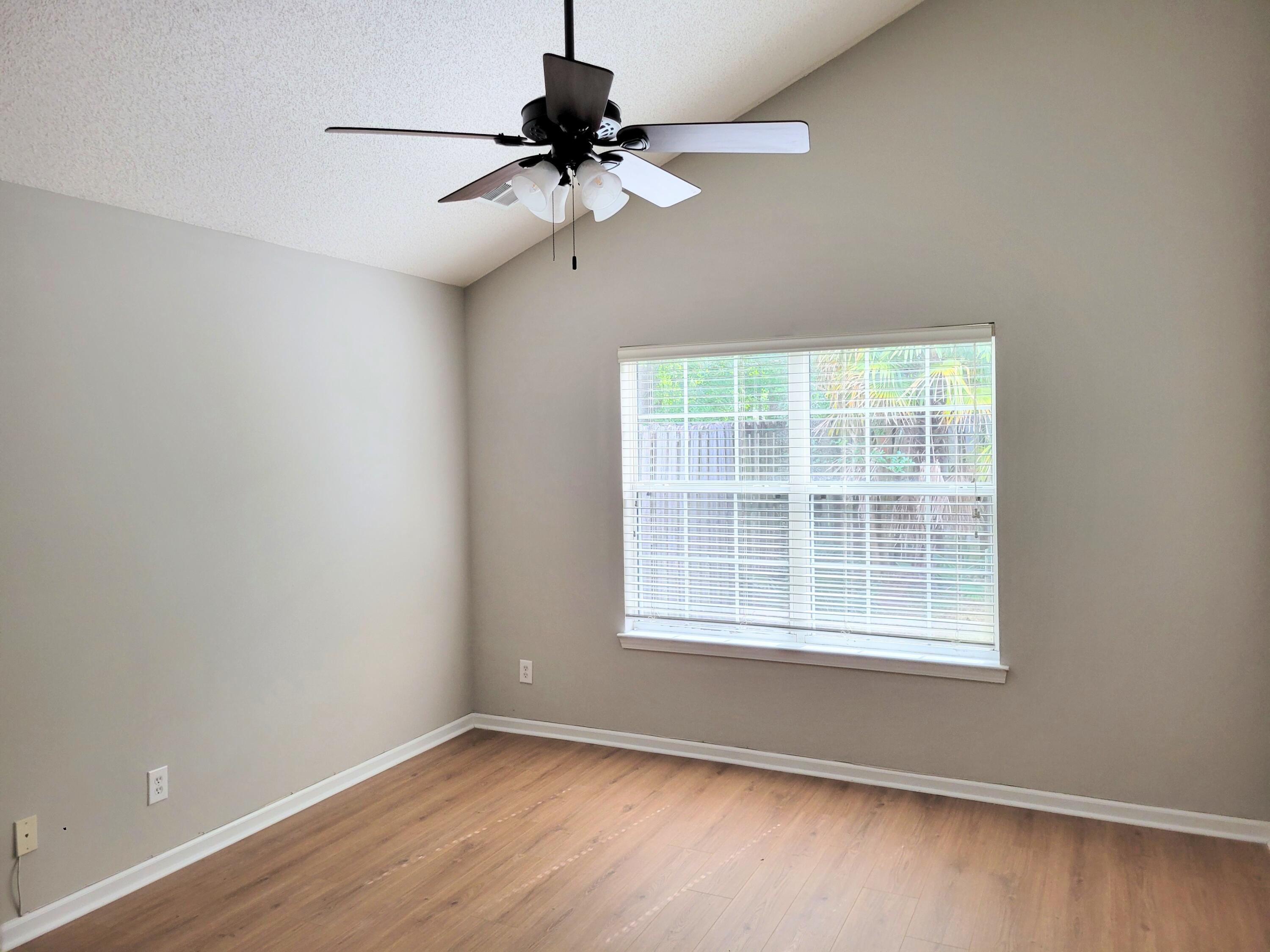 9289 Ayscough Road Summerville, SC 29485 - Photo 11 of 34 Owner's suite with vaulted ceilingl