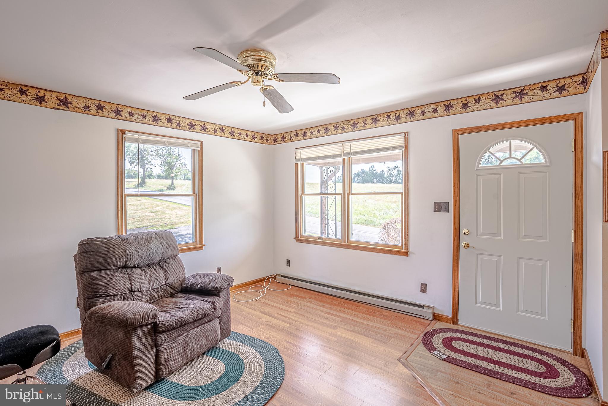 20770 Keadle Road Boonsboro, MD 21713 - Photo 3 of 24 Living room Pic 1