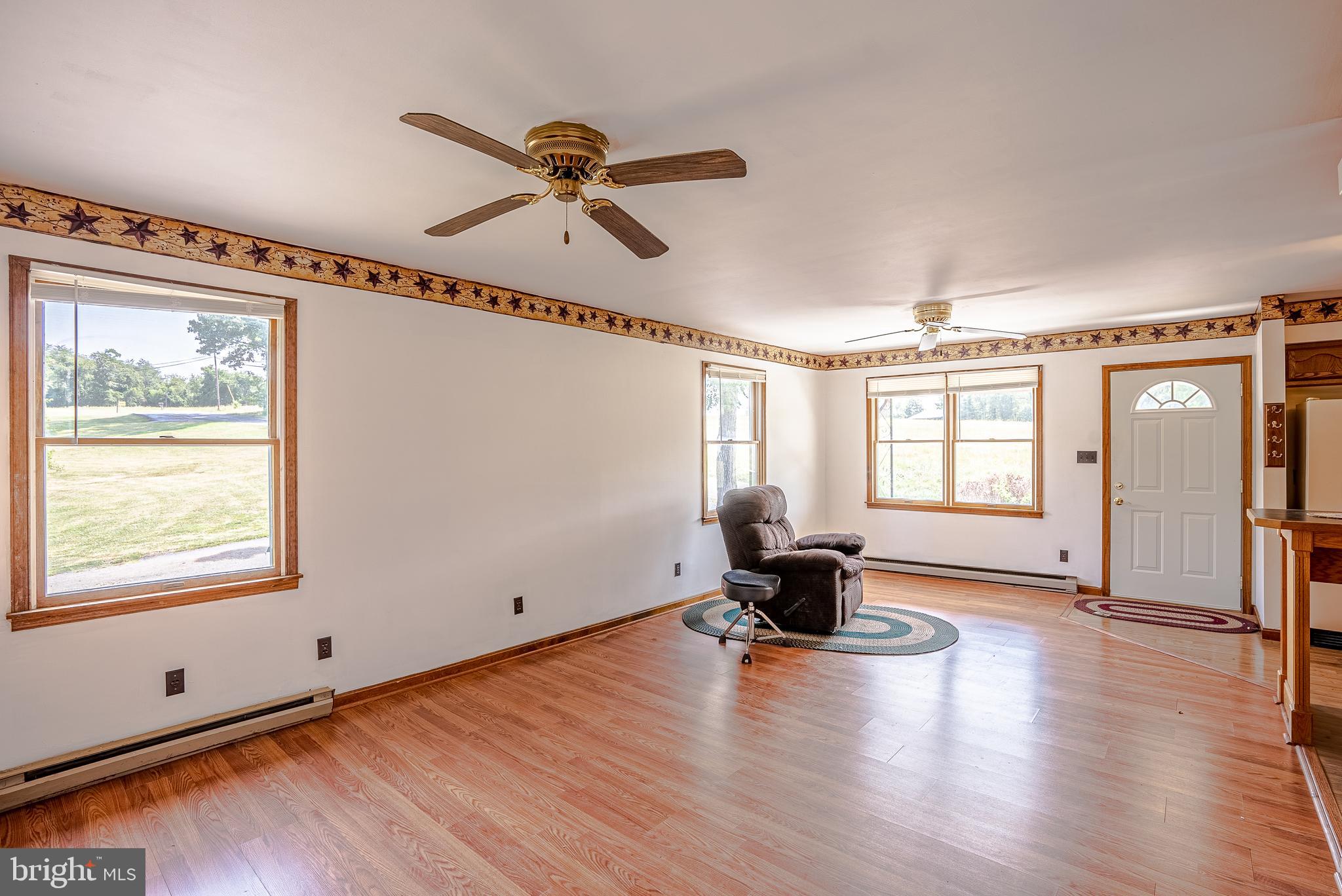 20770 Keadle Road Boonsboro, MD 21713 - Photo 4 of 24 Living room Pic 2