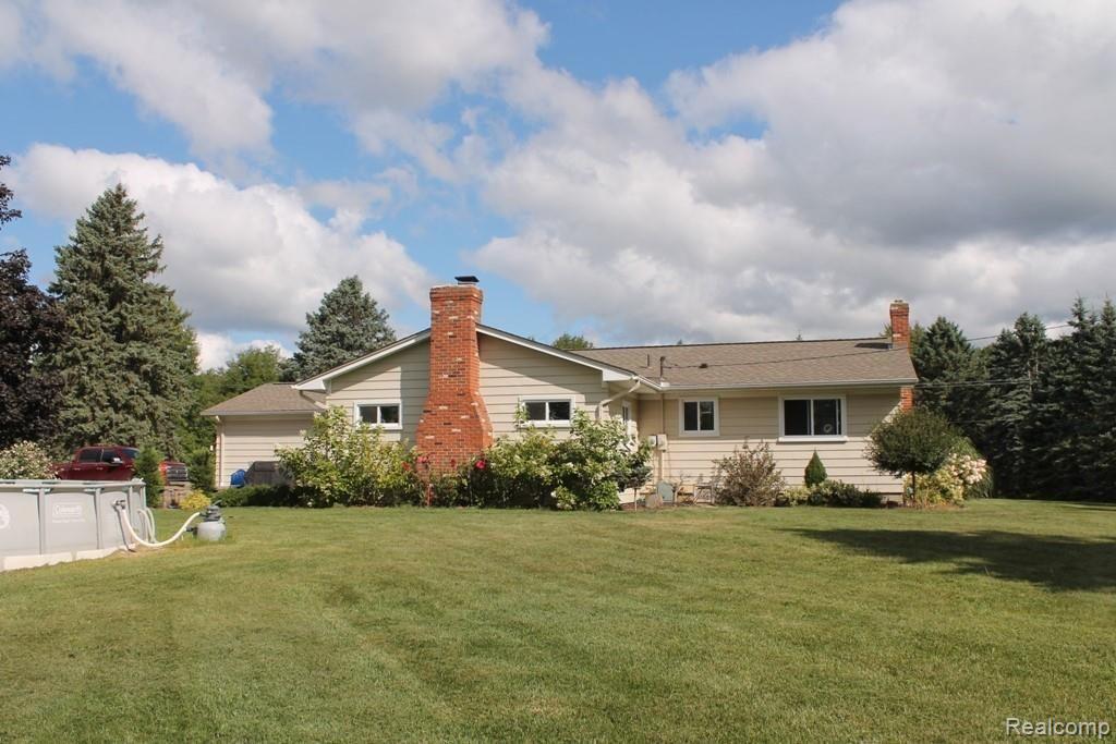 11248 Clyde Road Fenton, MI 48430 - Photo 9 of 26 Clyde 11248 (1).JPG