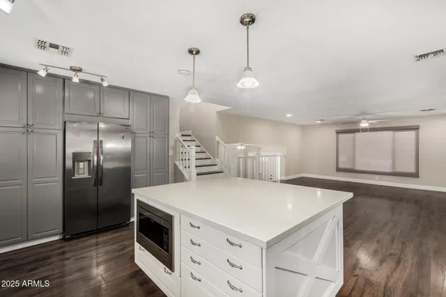 $734,900 | 1717 East Pebble Beach Drive, Tempe, AZ 85282