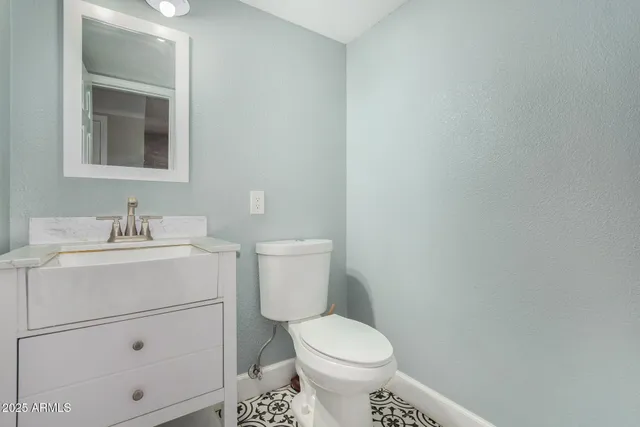 $734,900 | 1717 East Pebble Beach Drive, Tempe, AZ 85282