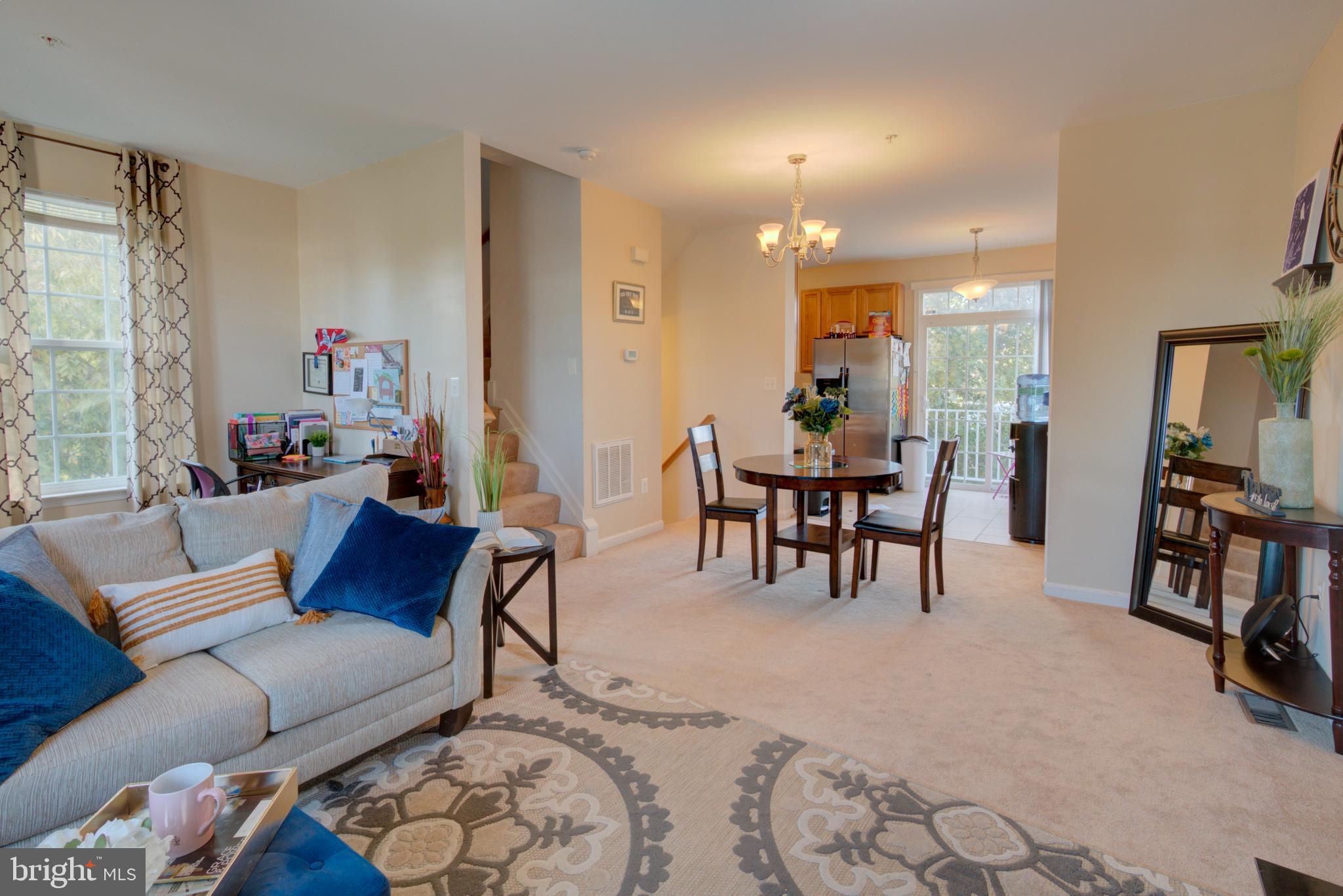 6816 Annapolis Road Hyattsville, MD 20784 - Photo 11 of 37 LR Dining area into eat-in kit