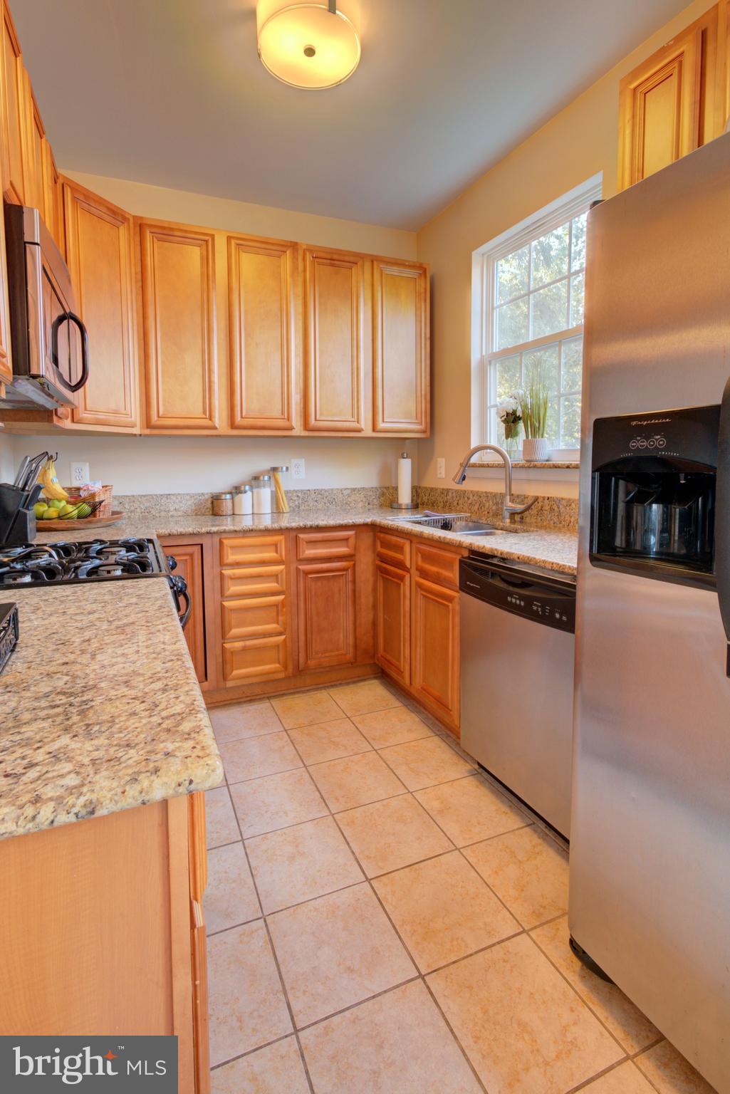 6816 Annapolis Road Hyattsville, MD 20784 - Photo 16 of 37 Bright kitchen