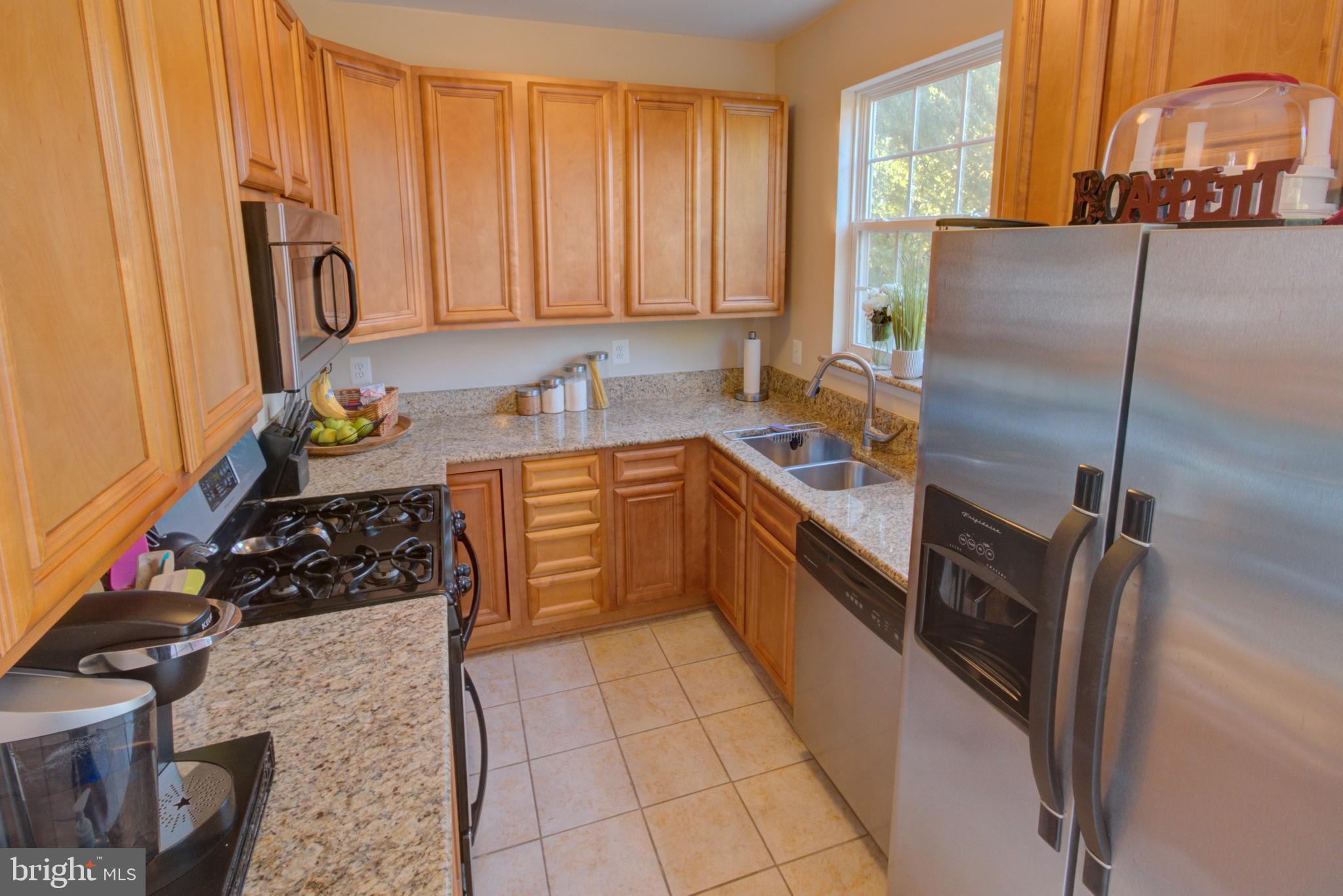 6816 Annapolis Road Hyattsville, MD 20784 - Photo 17 of 37 Stainless steal and granite
