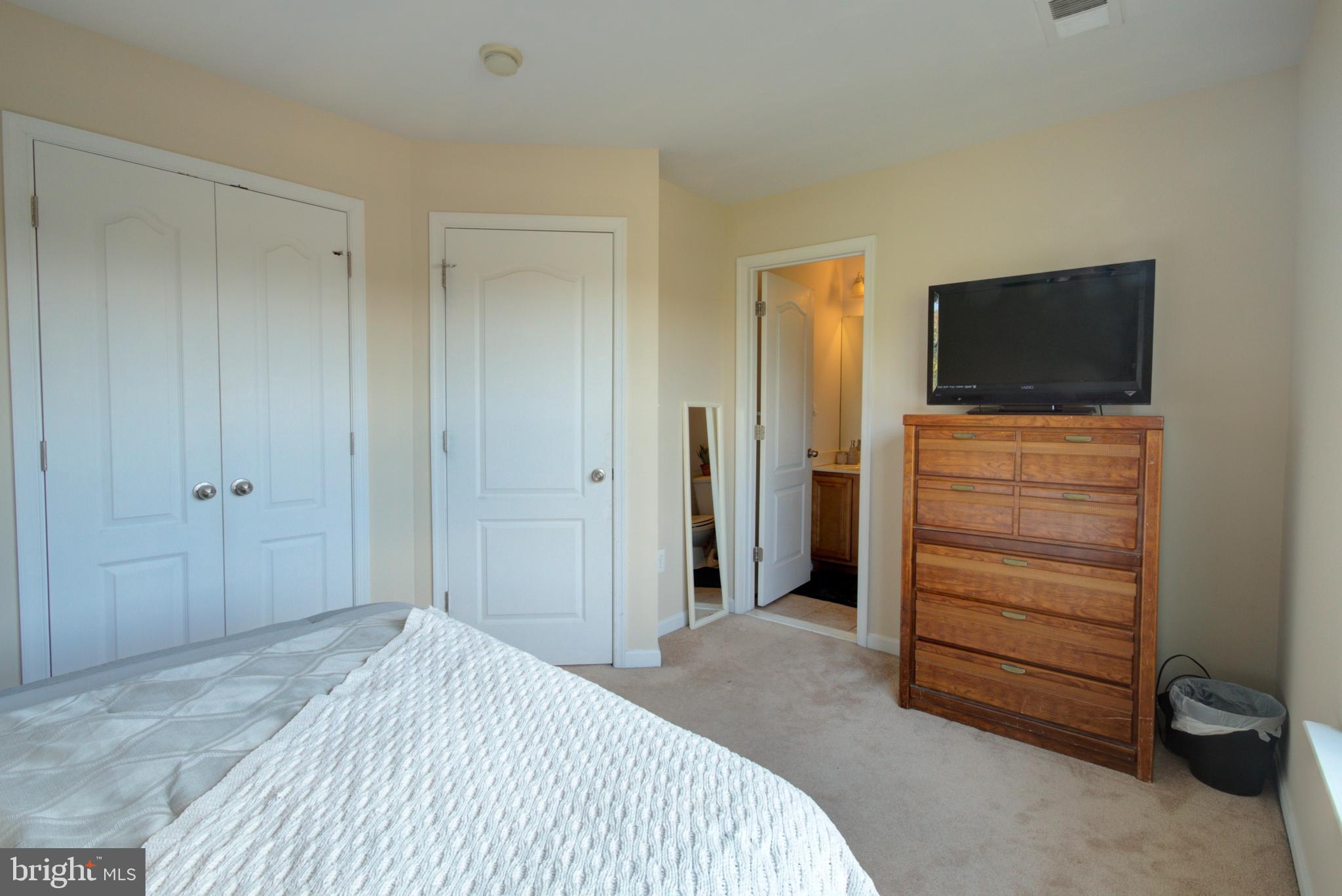 6816 Annapolis Road Hyattsville, MD 20784 - Photo 24 of 37 Owner's suite