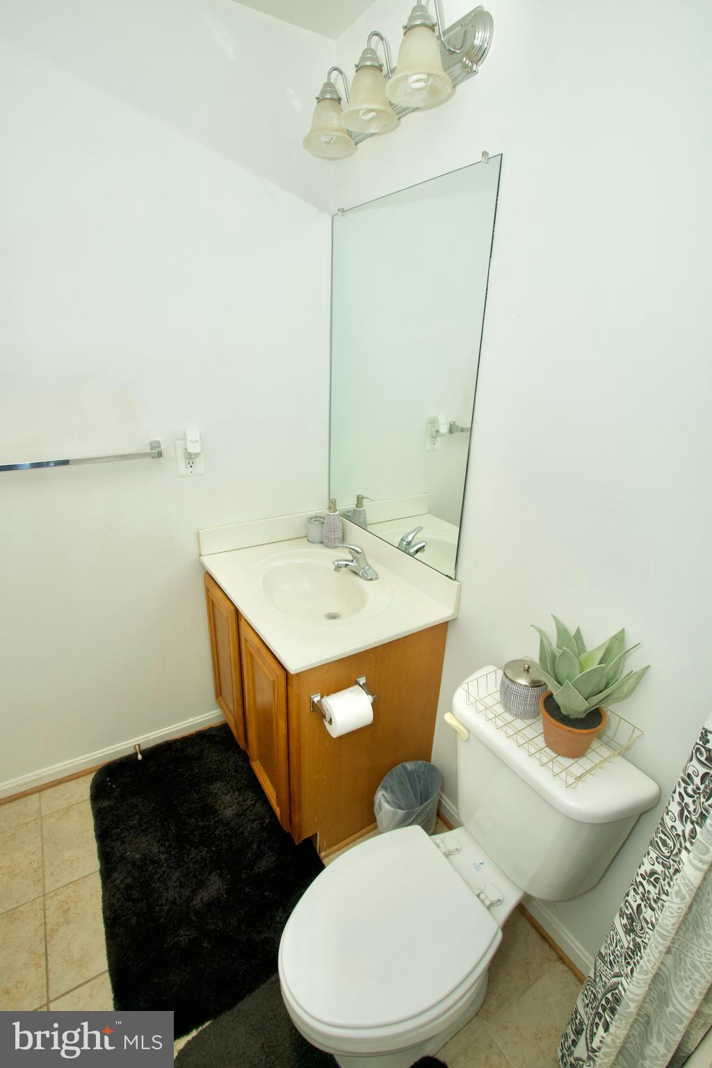 6816 Annapolis Road Hyattsville, MD 20784 - Photo 26 of 37 Owner's ensuite bath
