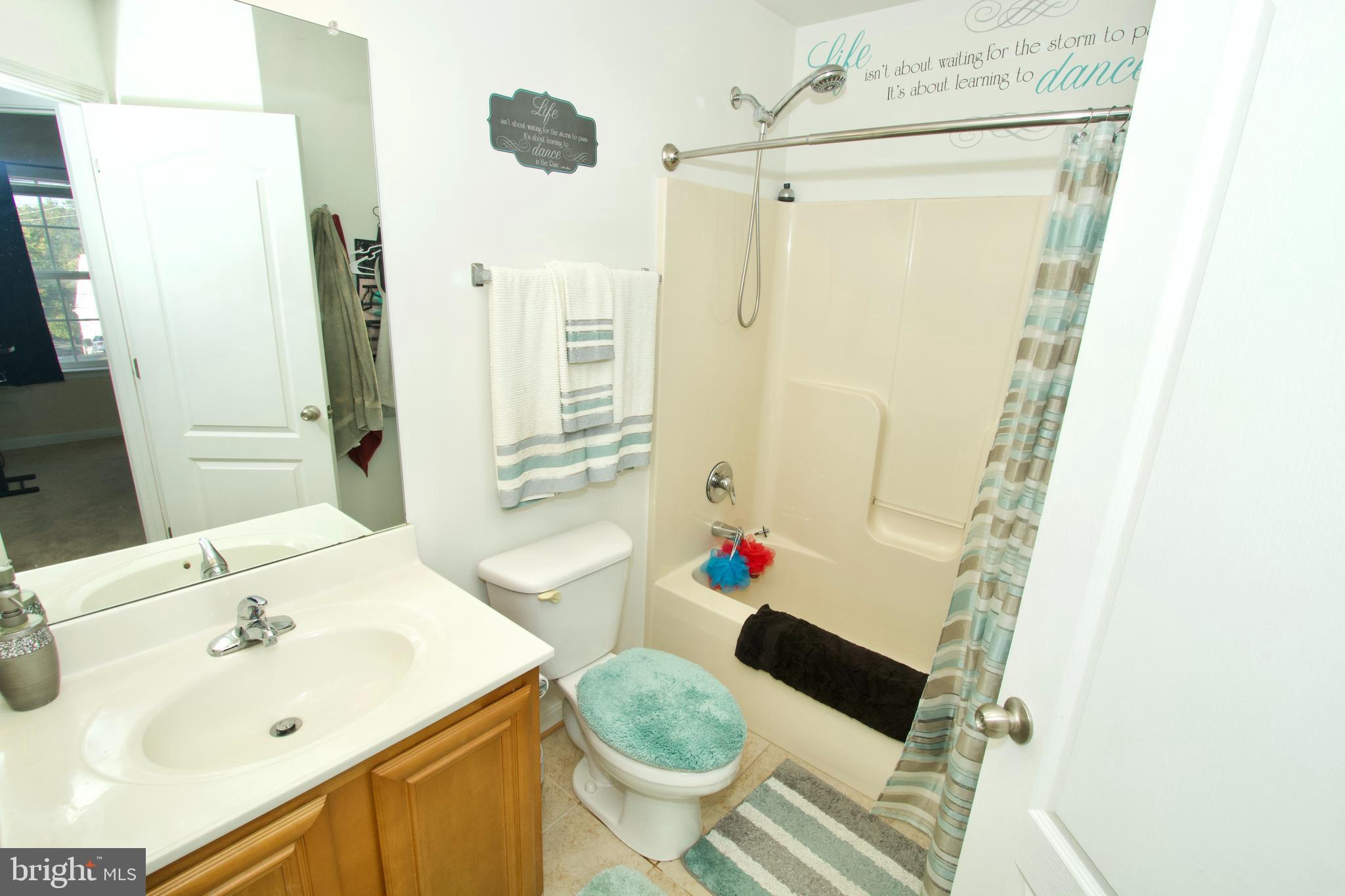 6816 Annapolis Road Hyattsville, MD 20784 - Photo 32 of 37 Hall shared bath