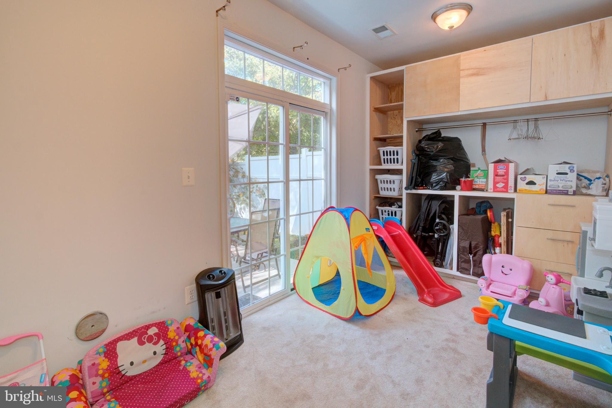 6816 Annapolis Road Hyattsville, MD 20784 - Photo 6 of 37 Recroom Area