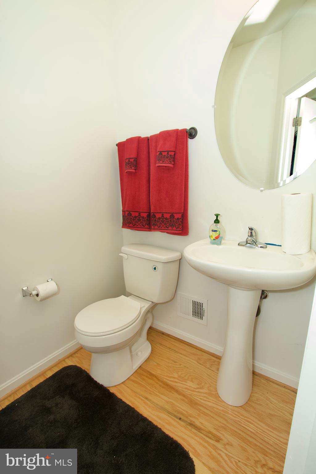 6816 Annapolis Road Hyattsville, MD 20784 - Photo 9 of 37 entry level half bath