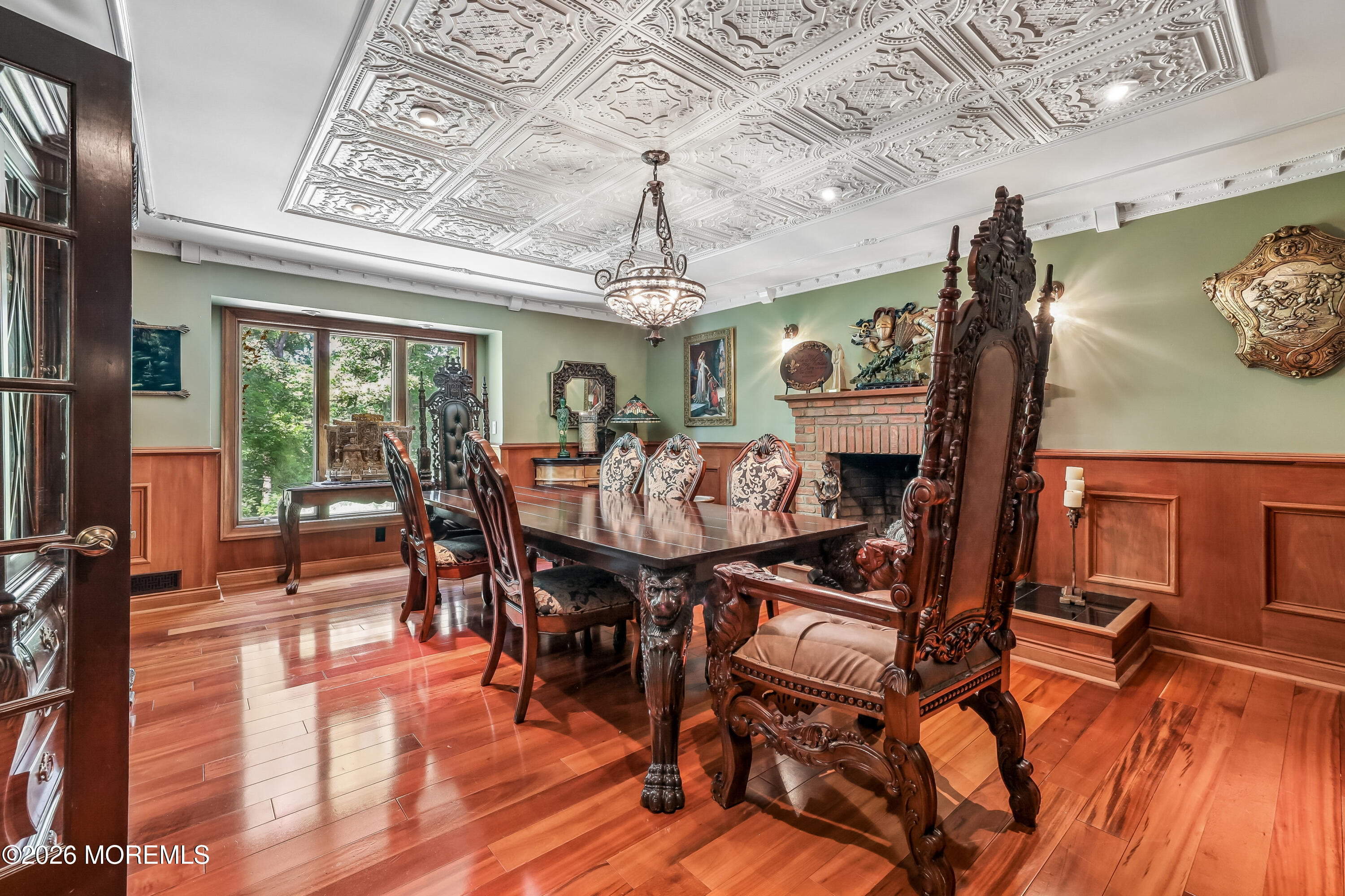 827 Holmdel Road Holmdel, NJ 07733 - Photo 15 of 40 017