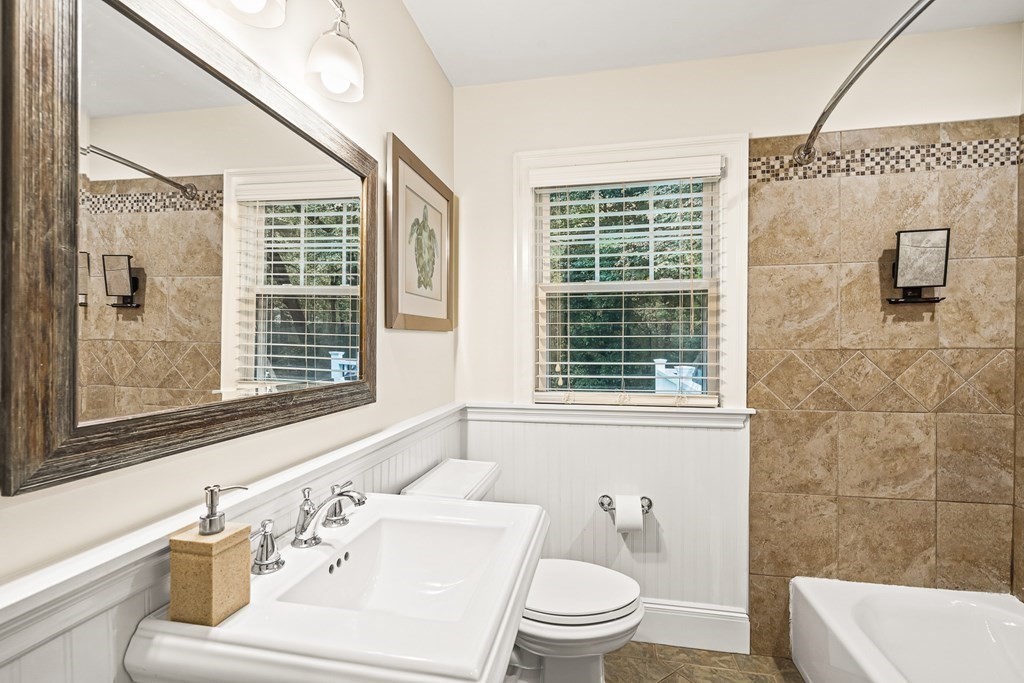 474 Waverly Road North Andover, MA 01845 - Photo 23 of 39 Gallery Image 23