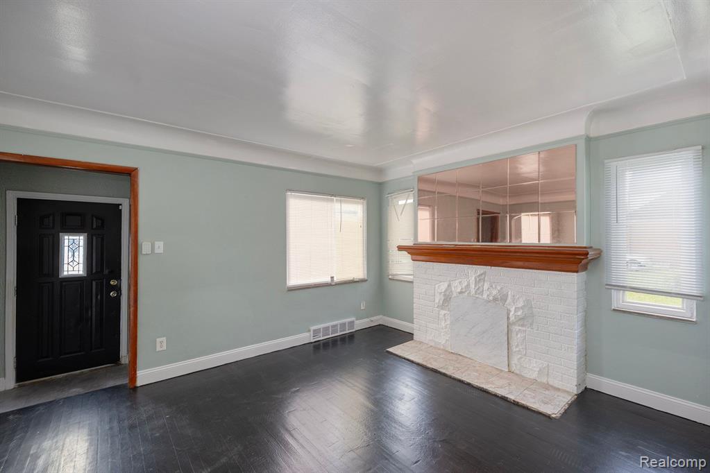 14245 Rutherford Street Detroit, MI 48227 - Photo 4 of 22