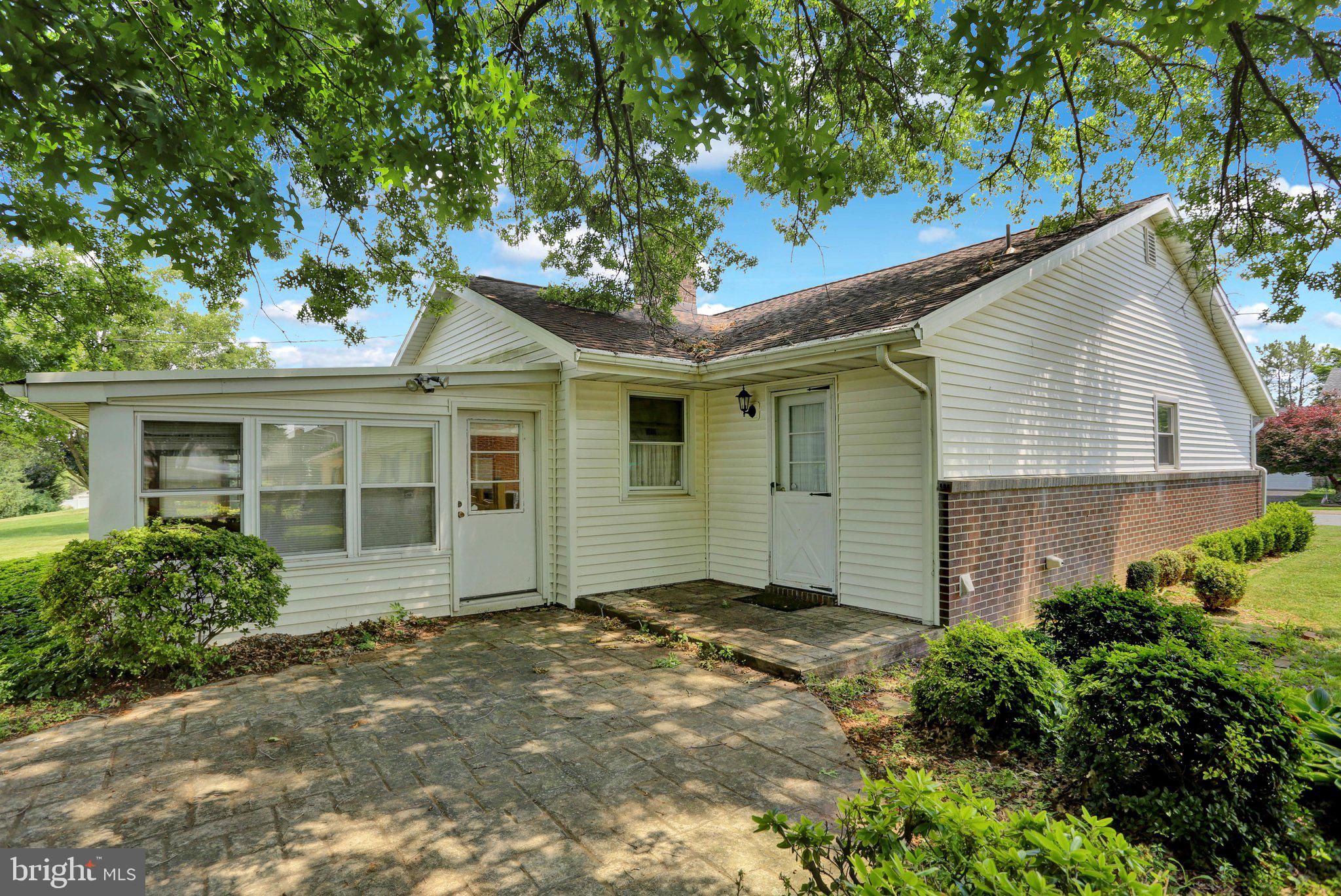 1624 Concord Road Reading, PA 19610 - Photo 5 of 35 E26A8866