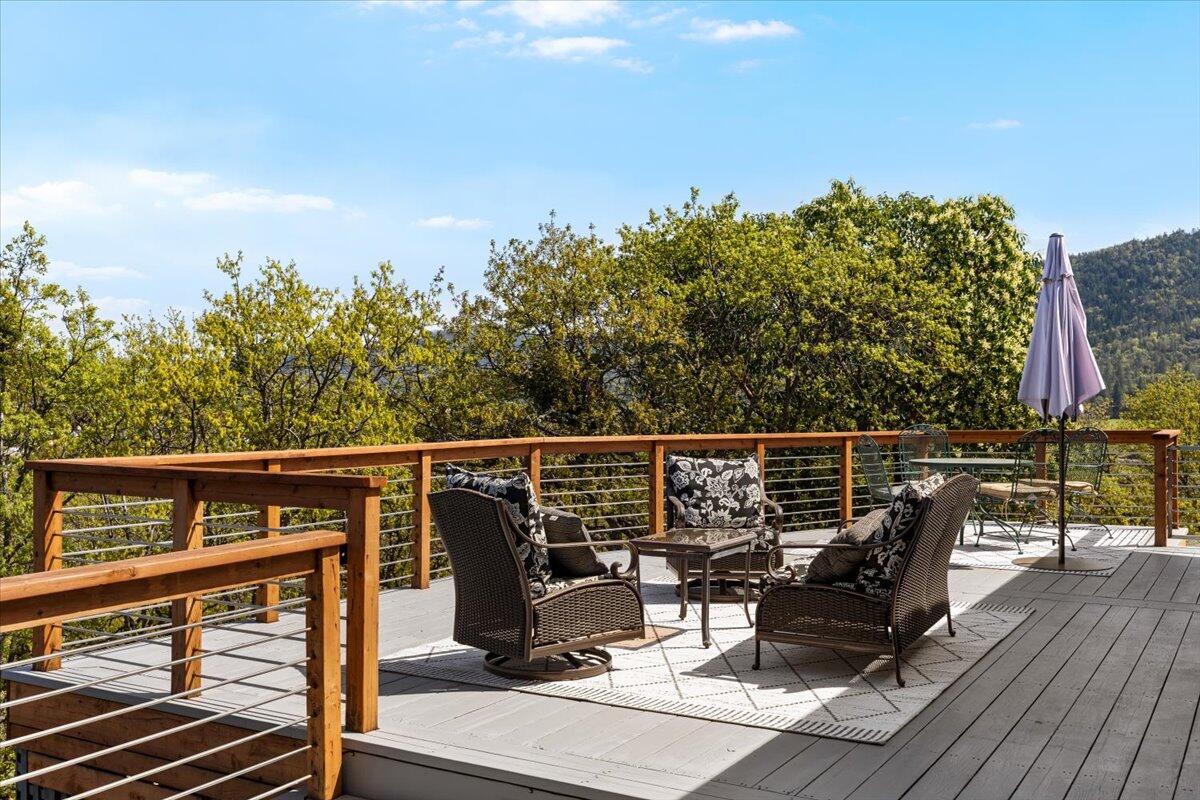 5229 Pioneer Road Medford, OR 97501 - Photo 47 of 62 One of the outdoor seating areas.