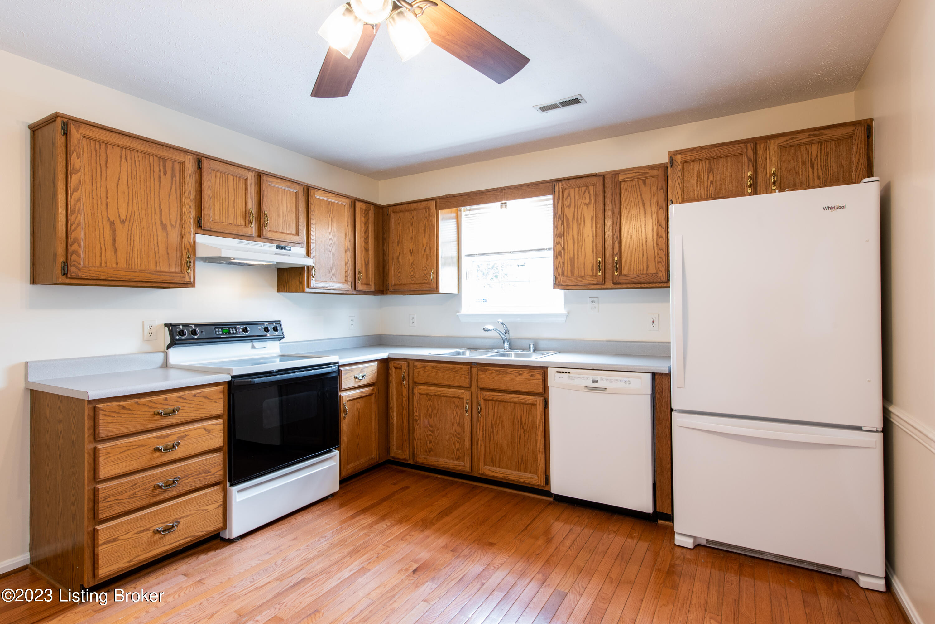 719 Jericho Road La Grange, KY 40031 - Photo 8 of 34 4807